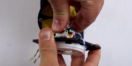 05 dispositif connexion prise rj45 700x350