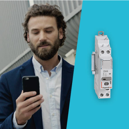 homme smartphone rue contacteur dwn 450x450