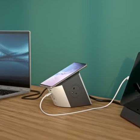 station de charge 700x700