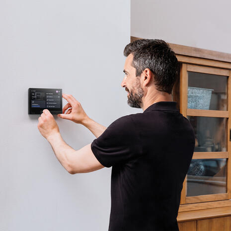 visiophone classe 300x homme installation 960x960