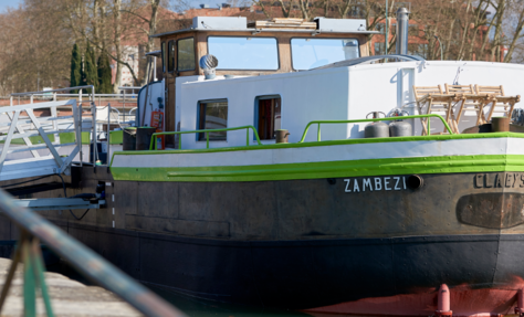 Découvrez comment la péniche Zambezi a été transformée en école de cuisine