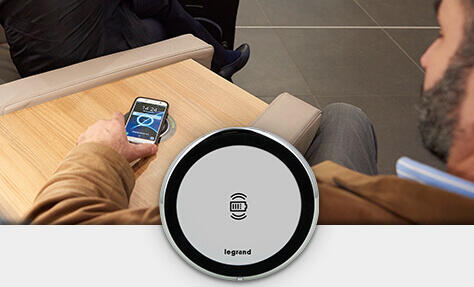 Chargeurs sans fil Mosaic pour mobilier