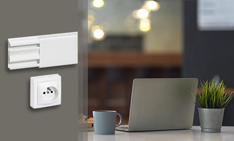 Installer une prise de courant et une prise RJ45 multimédia sur une moulure électrique