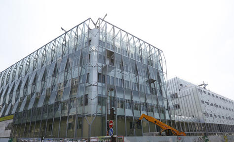 L’hôpital Necker à Paris exigeant sur la puissance et la continuité de service