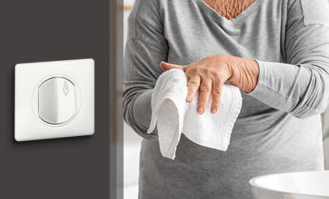 Poussoir d’appel Céliane antimicrobien pour sanitaires