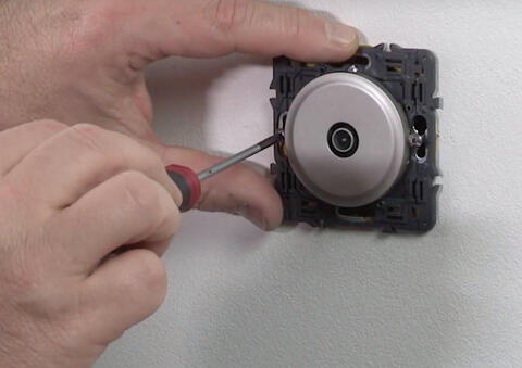 Installer une prise TV Céliane™ - Page 3