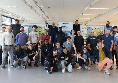 Challenge Lyon en partenariat au Lycée Edmont Labbé à Oullins : les tableaux connectés