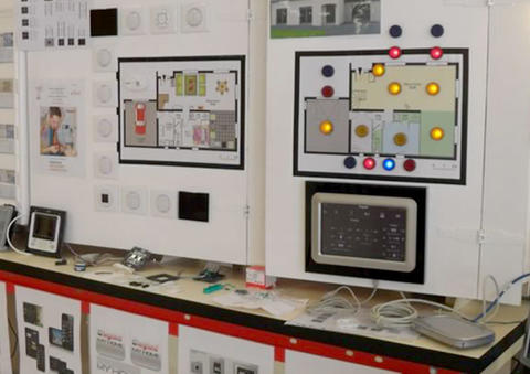 Support pédagogique avec Legrand : installation domotique