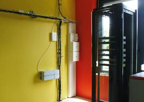 Aménagement d'un plateau technique consacré à la fibre