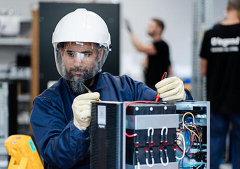 Découvrez les formations Legrand Énergies Solutions sur les onduleurs