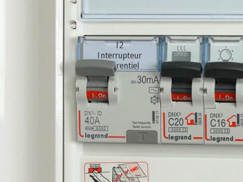 Comment installer un interrupteur différentiel dans mon tableau électrique