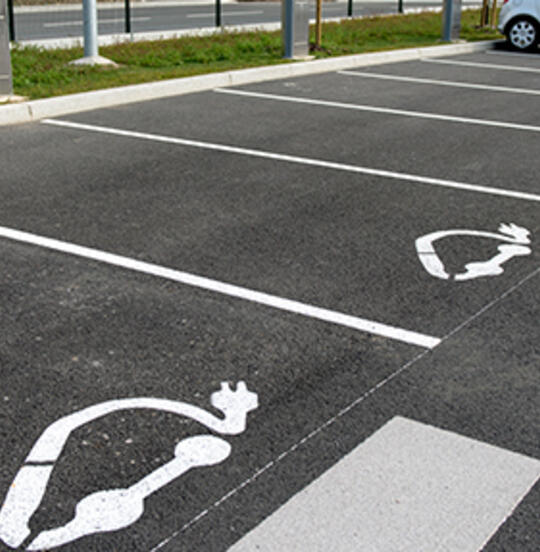 Voitures : les aides pour passer à l’électrique