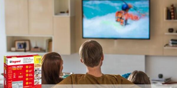 famille canape tv 474x287