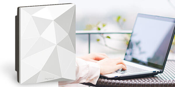 point acces wifi poe femme laptop terrasse 474x287 0