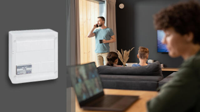 Je pose un coffret de communication Legrand Full Media tout RJ 45