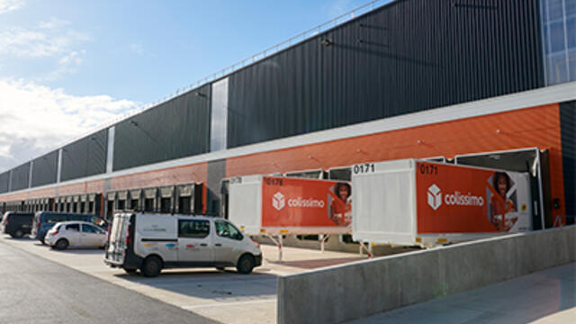 Solution Legrand puissante pour l’énorme plateforme logistique de La Poste au Thillay
