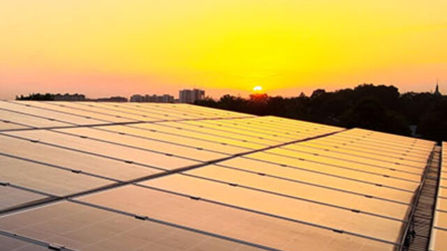 Installations photovoltaïques pour le résidentiel et le tertiaire : les solutions Legrand
