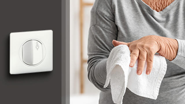 Poussoir d’appel Céliane antimicrobien pour sanitaires