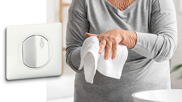 Poussoir d’appel Céliane antimicrobien pour sanitaires
