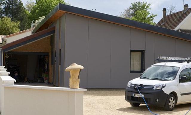 voiture-recharge-electrique-maison-macon-700x350