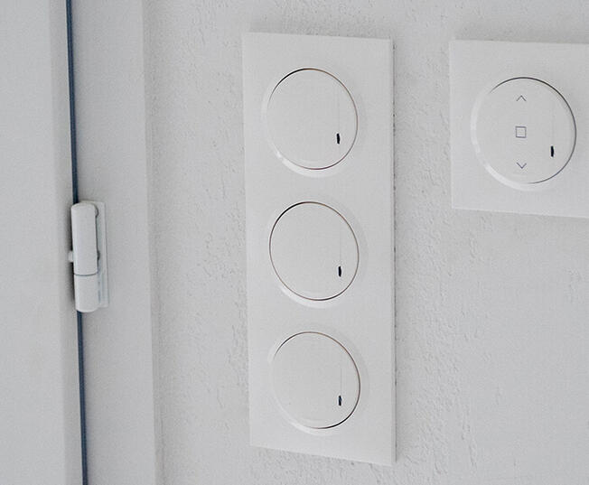 cde volet triple inters dooxie with netatmo blanc 938x569