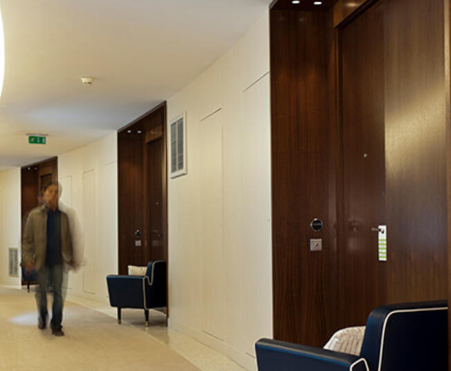 couloir hotel monte carlo beach 700x350