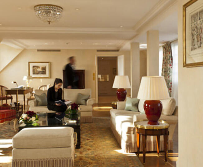 hotel bristol salon art memoire 700x350