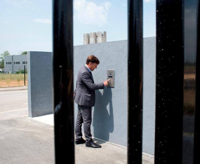portier securite portail laboratoire test eurofins 1155x700