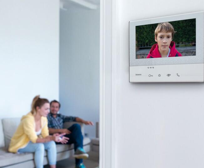 portier video couple salon 1155x700