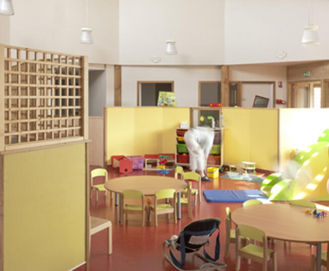 pro solproj batpub creche planfoy med05 01
