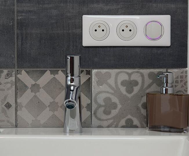salle de bain prises inter myhome celiane 938x569