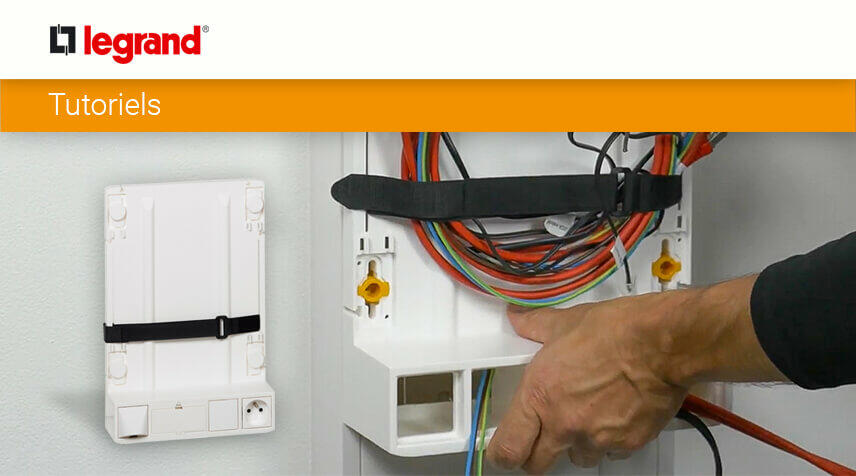Comment installer un support de box avec un coffret de communication Legrand multimédia ?