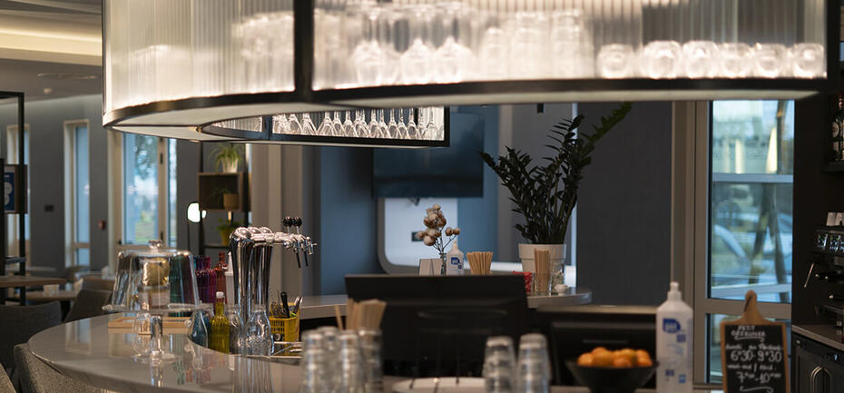 campanile lyon bar 1222x569