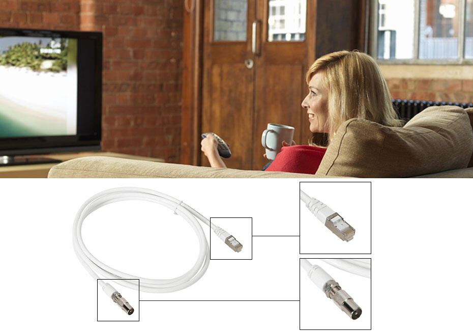 femme tv canape cordon coaxial rj45 tv 930x650