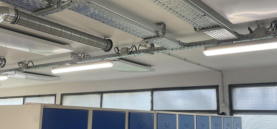 p31 auto chemin cable tole perforee 1222x569