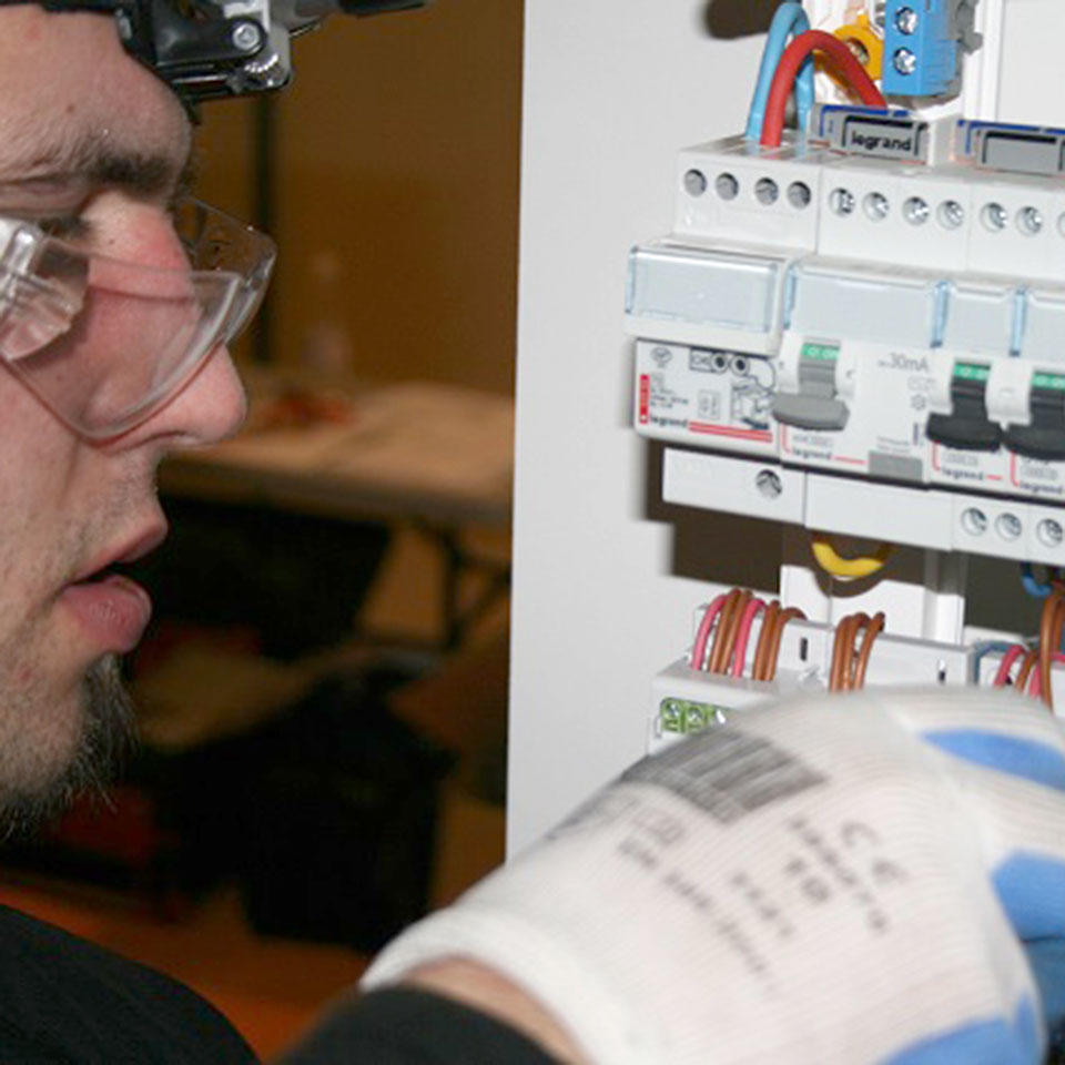 Legrand partenaire officiel des Worldskills France accompagne J