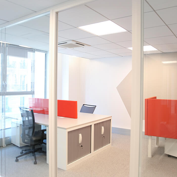 bureaux blanc rouge entreprise 700x700