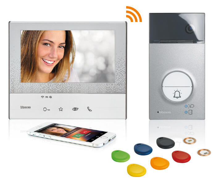 classe300x smartphone linea3000 badges 700x600