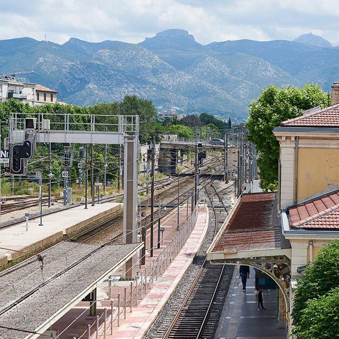 gare aubagne 700x700