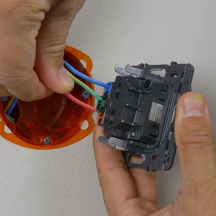Comment Réparer Une Prise électrique