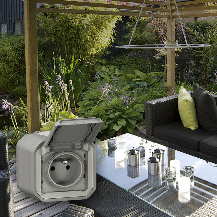 prise volet plexo gris apparent terrasse 700x700